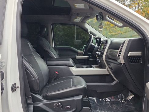 Used 2017 Ford F250 Lariat w/ Lariat Ultimate Package AWD/4WD image 37