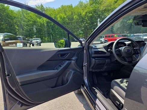 Used 2025 Subaru Crosstrek 2.5i Premium AWD/4WD image 16
