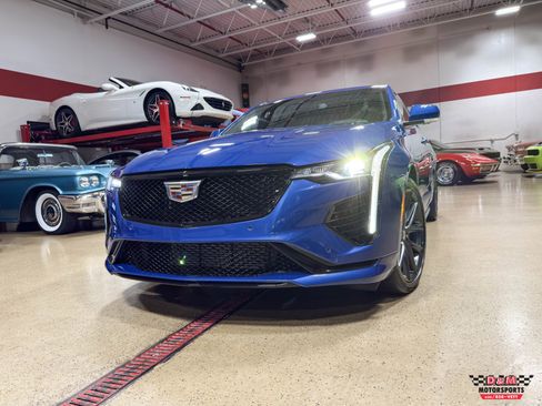 Used 2023 Cadillac CT4 V w/ Navigation Package image 59