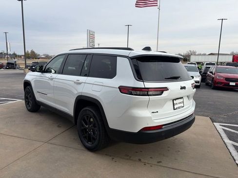 New 2026 Jeep Grand Cherokee L Laredo image 4