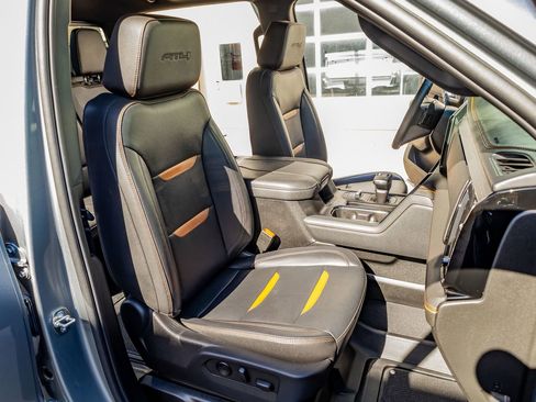 Used 2023 GMC Sierra 1500 AT4 w/ AT4 Premium Package image 31