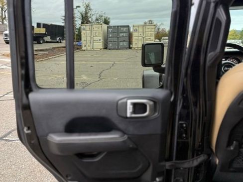 Used 2019 Jeep Wrangler Unlimited Rubicon w/ Dual Top Group image 23