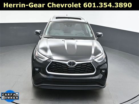 Used 2023 Toyota Highlander XLE image 42