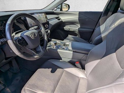 Used 2024 Lexus RX 350h w/ Convenience Package image 11