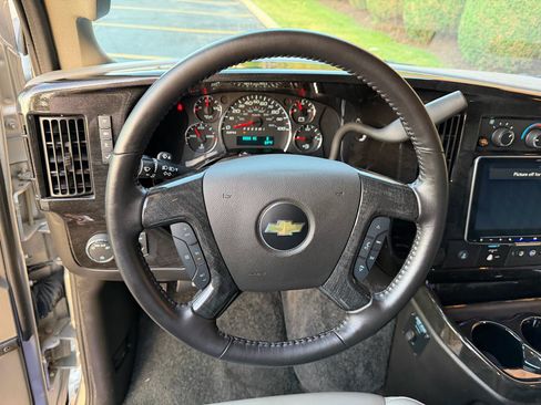 Used 2024 Chevrolet Express 2500 RWD image 21