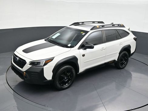 Used 2022 Subaru Outback Wilderness image 16