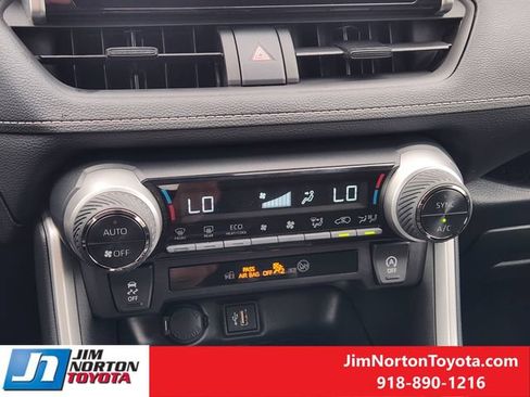 Used 2025 Toyota RAV4 XLE FWD image 20