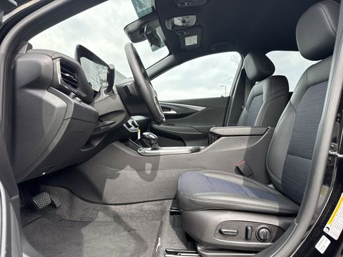 Used 2025 Buick Envista Preferred w/ Convenience I Package image 16