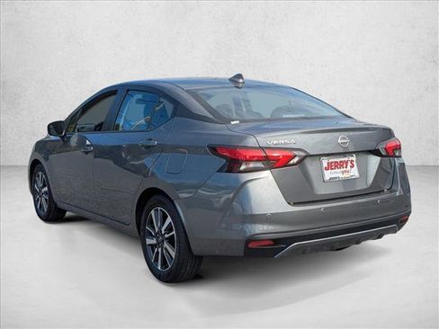 Used 2025 Nissan Versa SV image 5