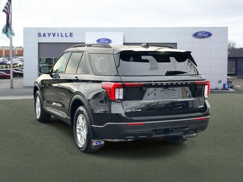 Used 2025 Ford Explorer Active image 4