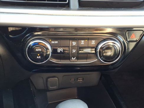 Used 2024 Chevrolet Trax LT image 14