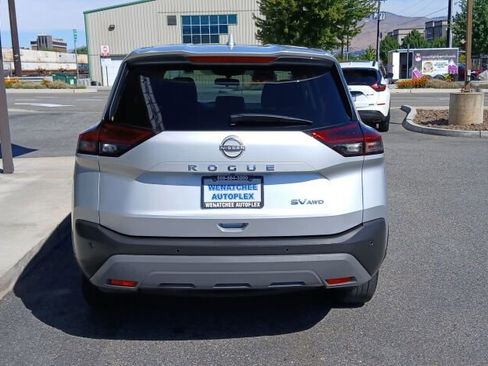 Used 2022 Nissan Rogue SV image 6