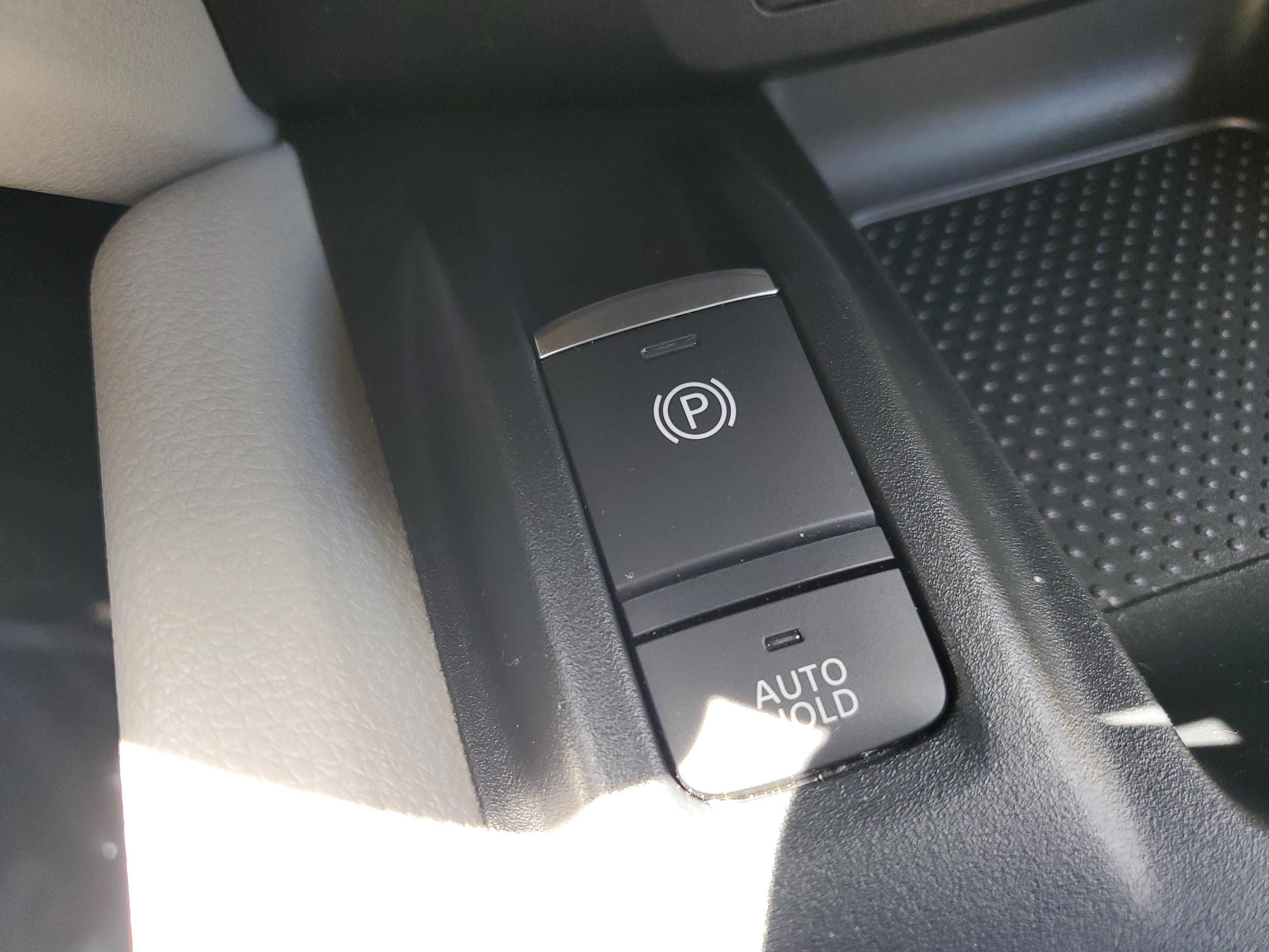 Certified 2022 Nissan Rogue Sport SV w/ Technology Package FWD image 27