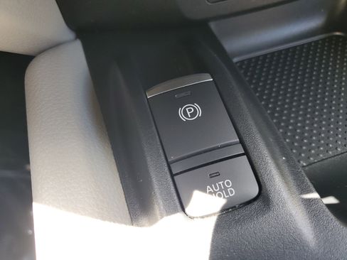 Certified 2022 Nissan Rogue Sport SV w/ Technology Package image 27