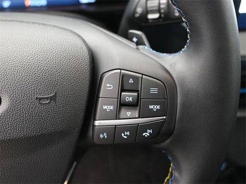 Used 2025 Ford Maverick Lobo image 32