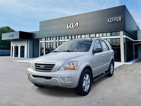 Used 2008 Kia Sorento LX w/ Sport Pkg image 4