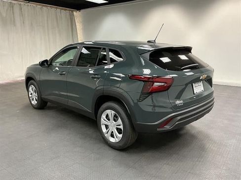 New 2026 Chevrolet Trax LS FWD image 3