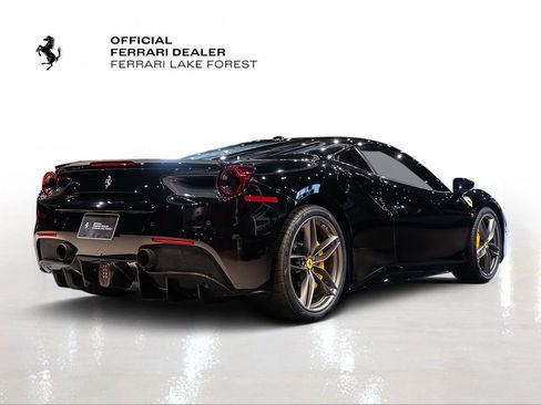 Used 2018 Ferrari 488 GTB image 10