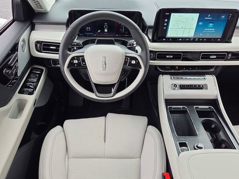 New 2026 Lincoln Aviator Reserve image 7