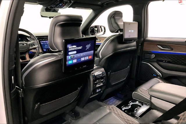 Used 2023 Jeep Grand Cherokee L Summit w/ Rear Seat Video Group I AWD/4WD image 33