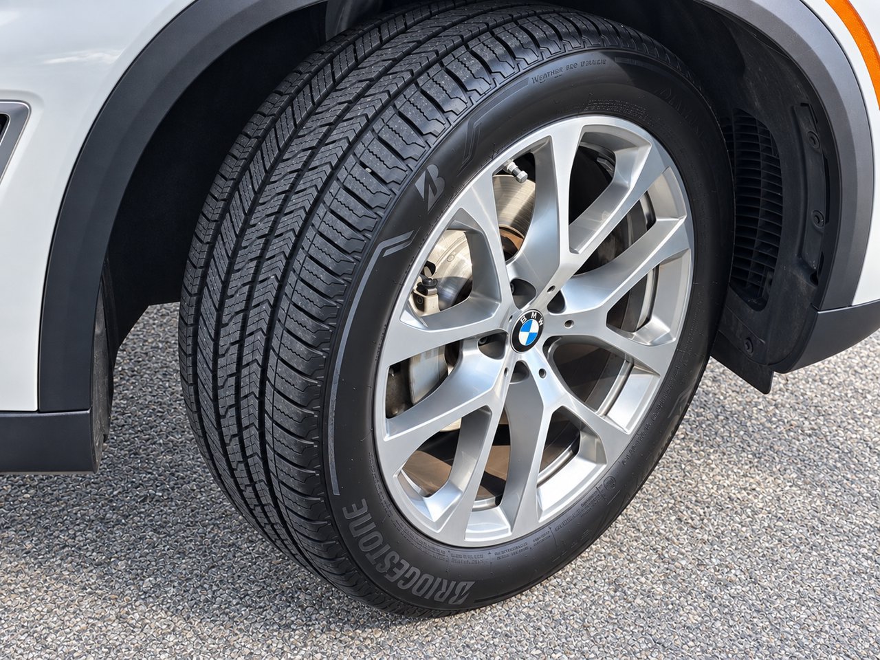 Used 2022 BMW X5 xDrive40i w/ Premium Package AWD/4WD image 9