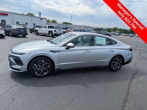 Used 2025 Hyundai Sonata SEL FWD image 4