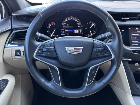 Used 2017 Cadillac XT5 FWD image 14