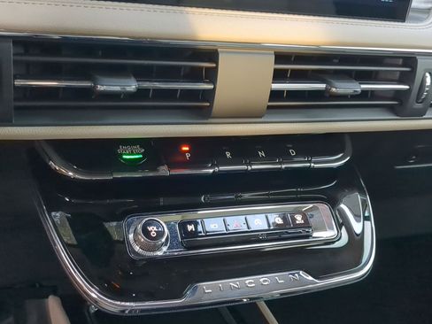 New 2026 Lincoln Corsair Premiere image 19