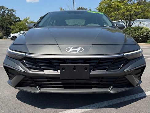 Used 2024 Hyundai Elantra SEL FWD image 2