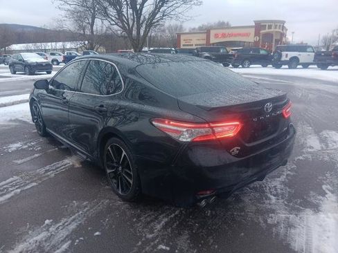 Used 2018 Toyota Camry XSE image 9