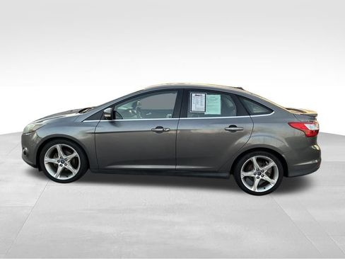 Used 2013 Ford Focus Titanium w/ Titanium Handling Pkg image 32