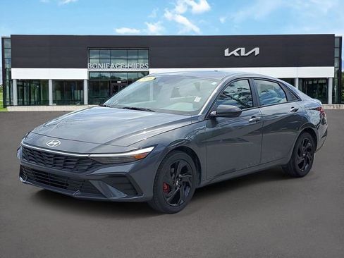 Used 2026 Hyundai Elantra Sport image 2