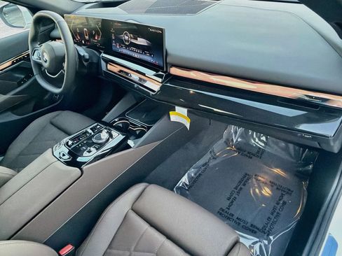 New 2027 BMW 530i xDrive w/ Premium Package AWD/4WD image 14