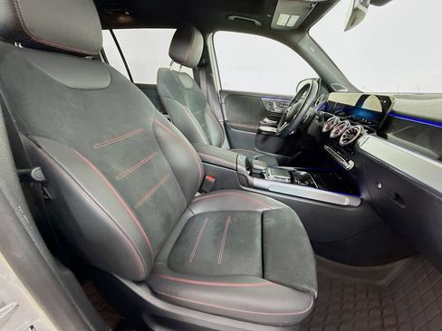 Used 2023 Mercedes-Benz GLB 250 4MATIC image 24