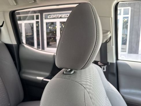 Used 2022 Toyota Tacoma SR5 RWD image 20