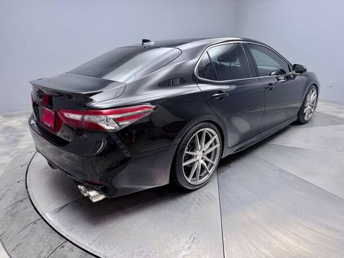 Used 2019 Toyota Camry XSE image 5