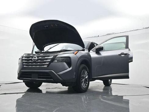 Used 2024 Nissan Rogue S FWD image 29