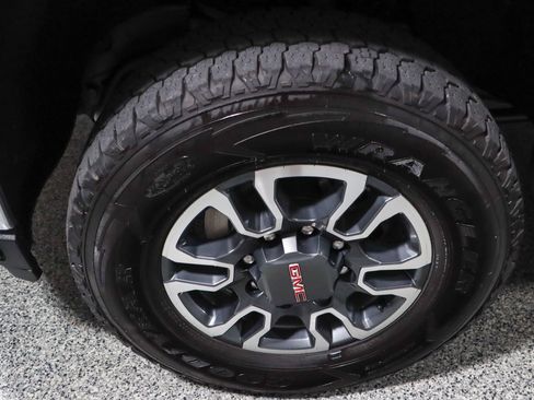 Used 2021 GMC Sierra 2500 SLE w/ SLE Value Package; AWD/4WD image 11