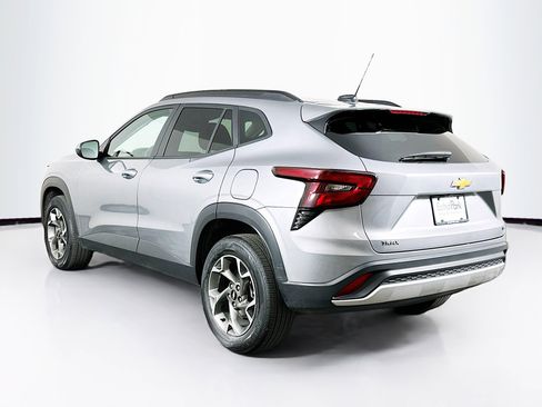 Used 2025 Chevrolet Trax LT image 5