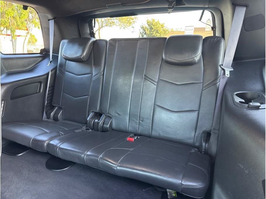 Used 2017 Cadillac Escalade Platinum AWD/4WD image 20