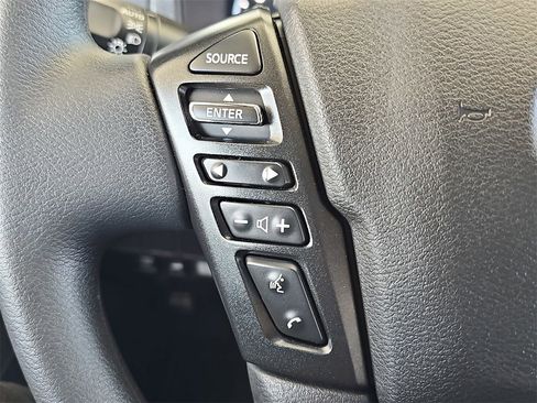 Used 2024 Nissan Frontier SV image 15