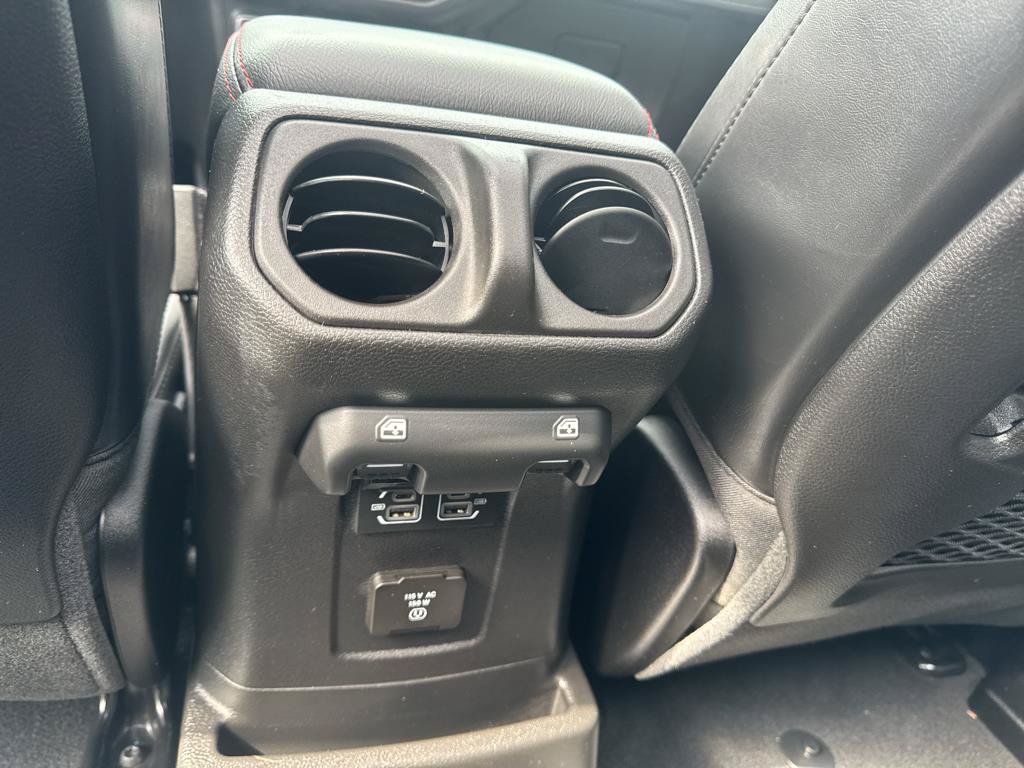 Used 2024 Jeep Wrangler Unlimited Rubicon w/ Safety Group AWD/4WD image 31