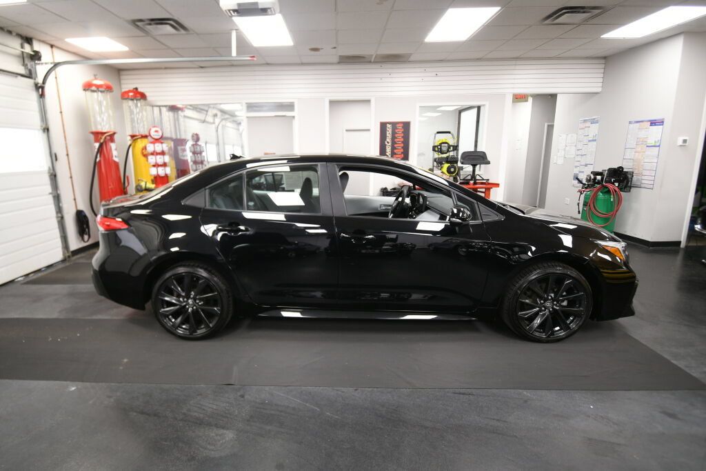 Used 2023 Toyota Corolla SE w/ Carpet Mat Package (TMS) FWD image 8
