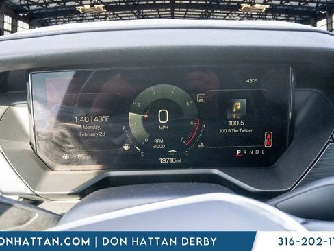 Used 2025 GMC Acadia Elevation image 6