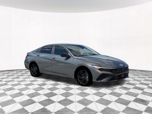Used 2026 Hyundai Elantra SEL Sport Premium w/ Cargo Package FWD image 12