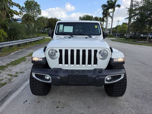 Used 2019 Jeep Wrangler Unlimited Sahara w/ Uconnect 4C Nav & Sound Group image 8