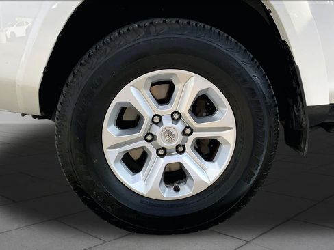 Used 2024 Toyota 4Runner SR5 AWD/4WD image 11
