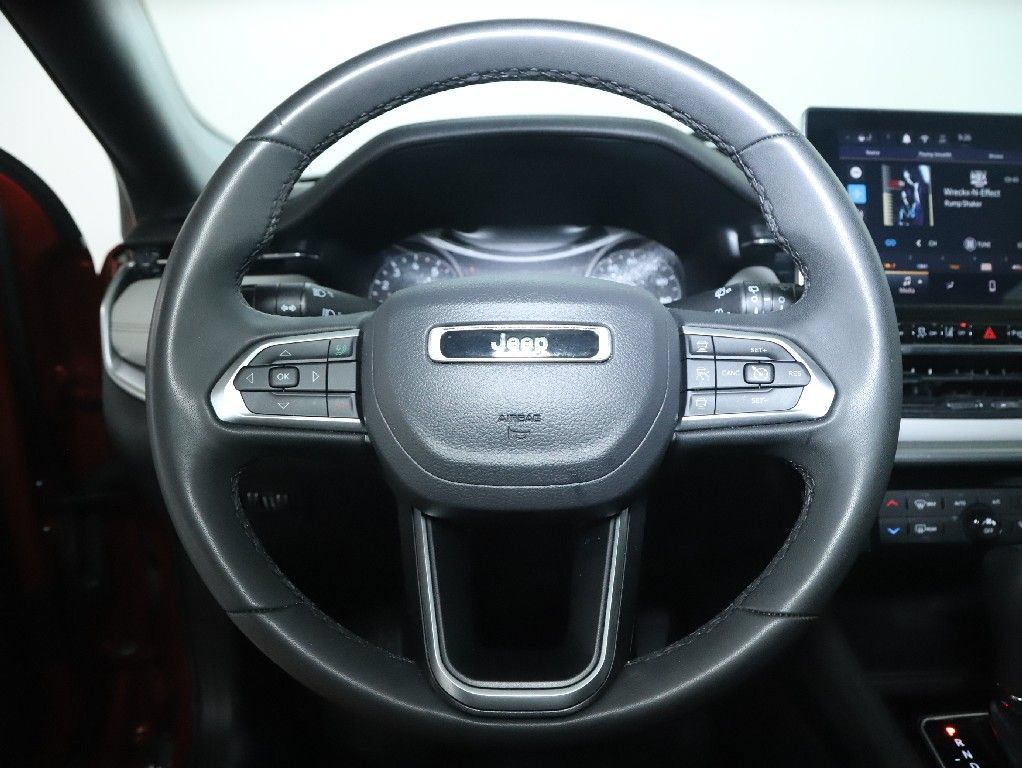 Used 2025 Jeep Compass Limited AWD/4WD image 21
