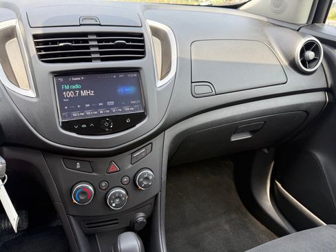 Used 2016 Chevrolet Trax LS AWD/4WD image 12