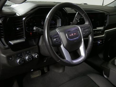 Used 2022 GMC Sierra 1500 SLE AWD/4WD image 11